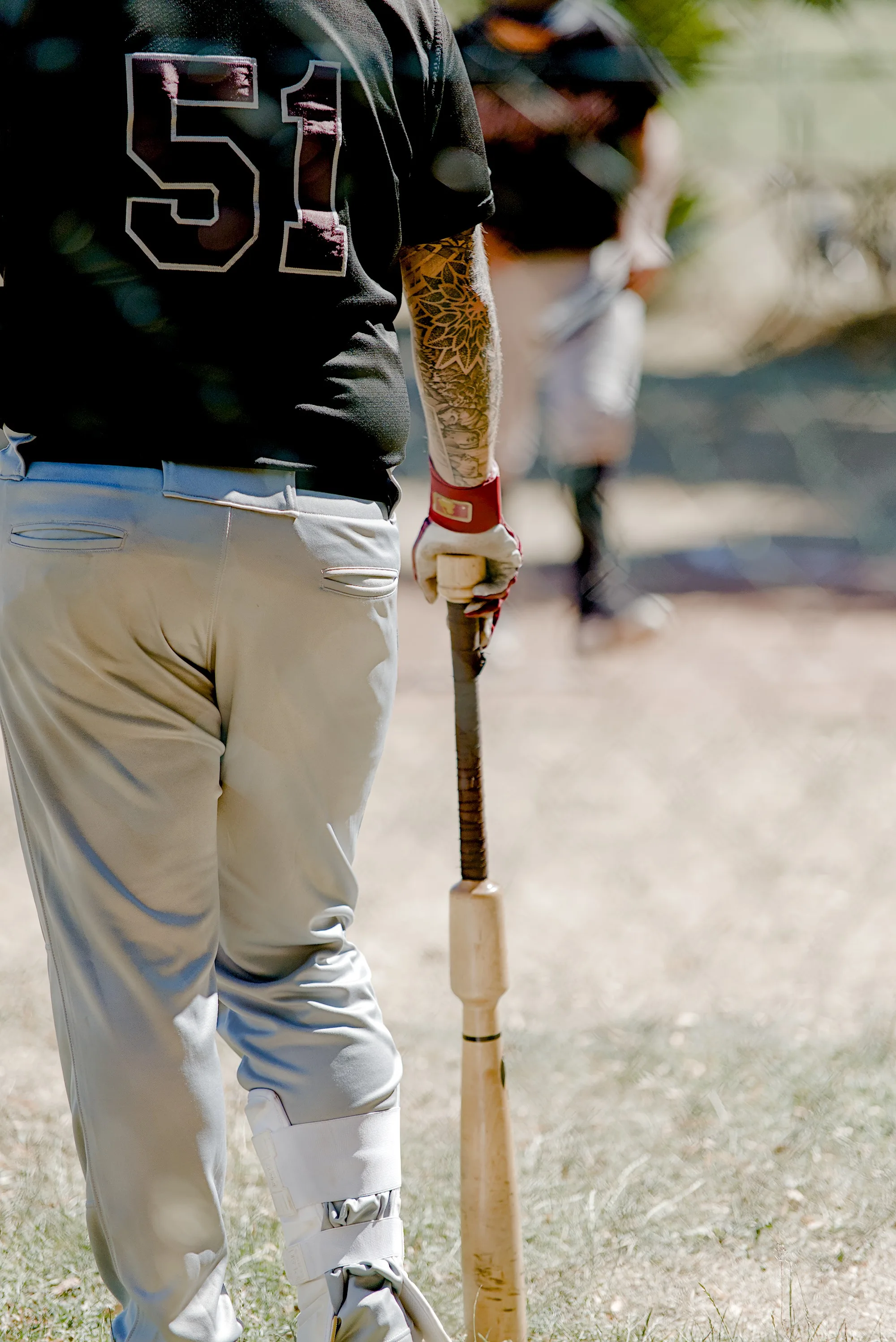 Weitwinkelansicht des Baseballfelds in Aichelberg an einem heißen Sommernachmittag